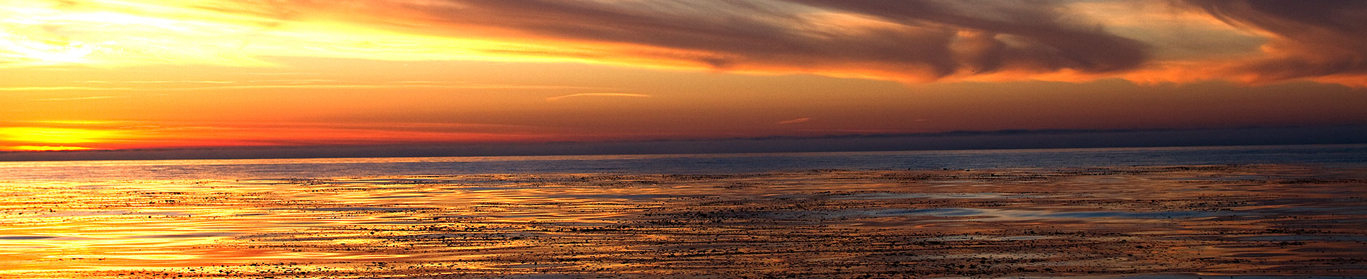 Sunset over the Pacific Ocean in San Diego